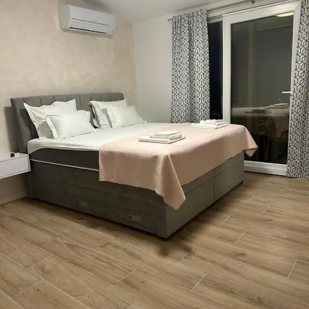 Nada Apartment Makarska